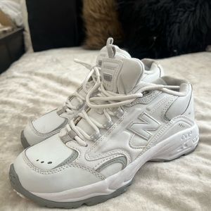WHITE NEW BALANCE 336 size 7.5